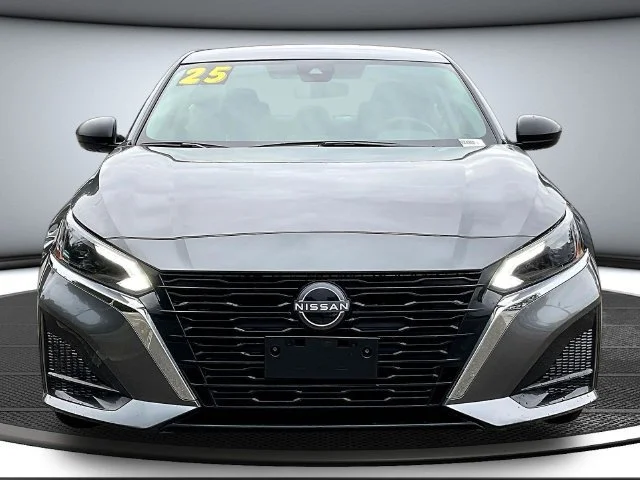 Used 2025 Nissan Altima SV with VIN 1N4BL4DV0SN404733 for sale in Orange Park, FL