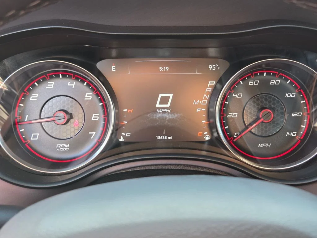 Used 2023 Purple Dodge SXT image 27