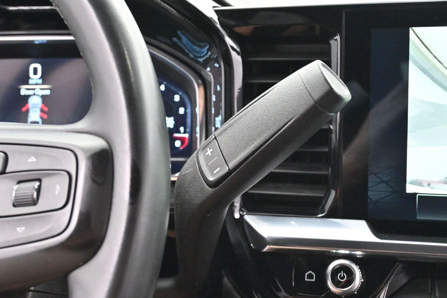 Used 2024 Summit White GMC SLE image 25