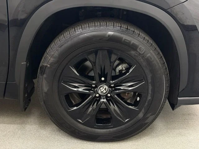 Used 2023 Black Toyota XLE image 35