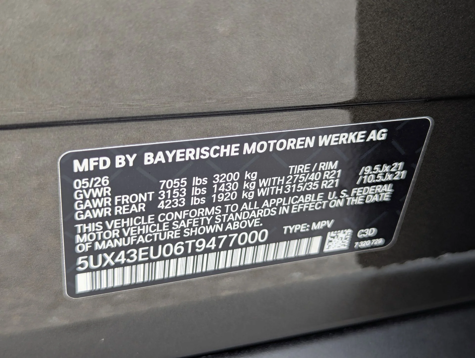 New 2026 Manhattan Green Metallic BMW xDrive50e image 35