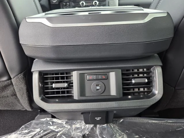 New 2026 Star White Metallic Tri-Coat Ford Platinum® image 43