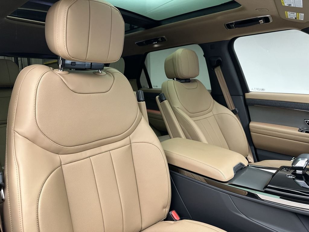 Used 2024 Varesine Blue Metallic Land Rover SE image 11