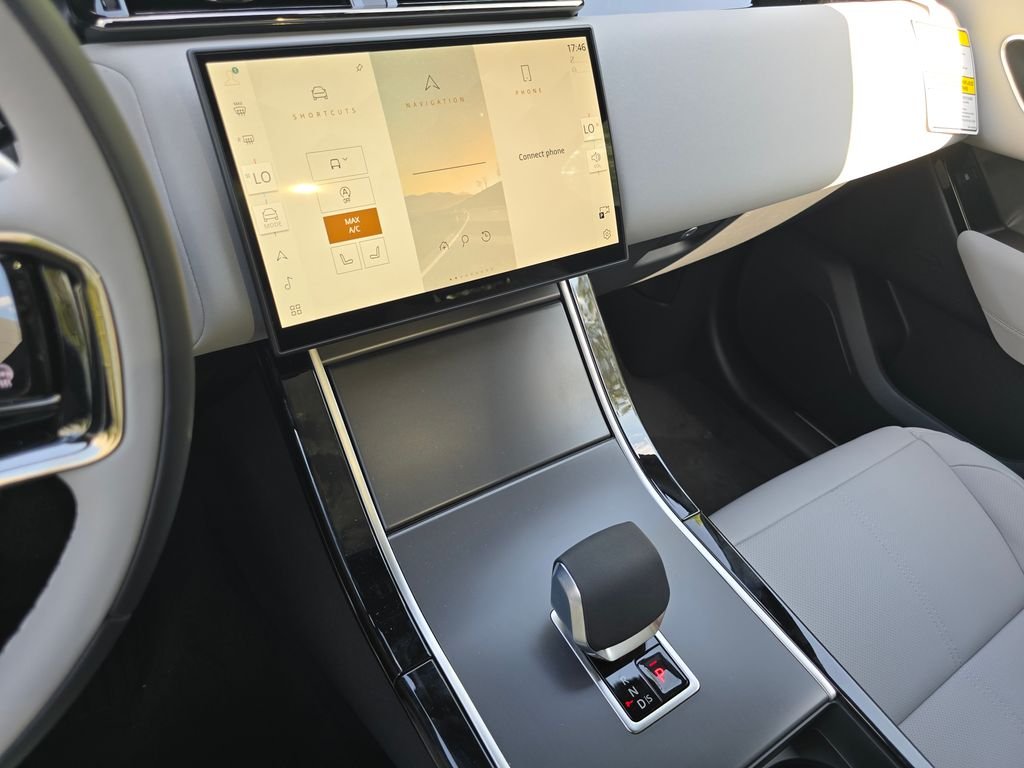New 2026 Fuji White Land Rover S image 22