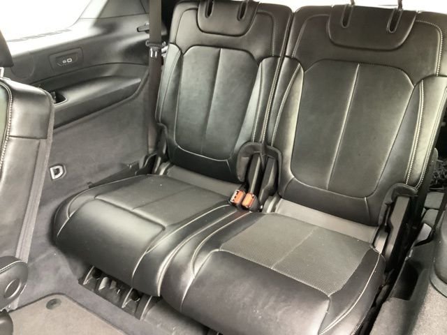 Used 2023 Diamond Black Jeep Overland image 13