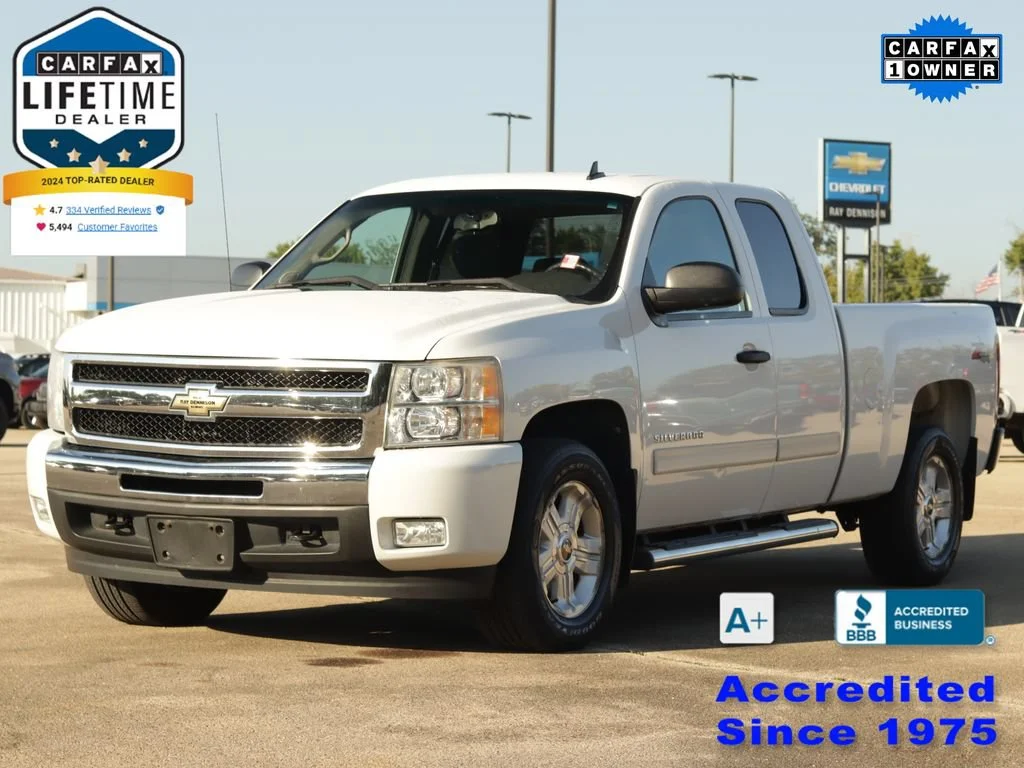 Used 2010 SUMMIT WHITE Chevrolet LT image 3