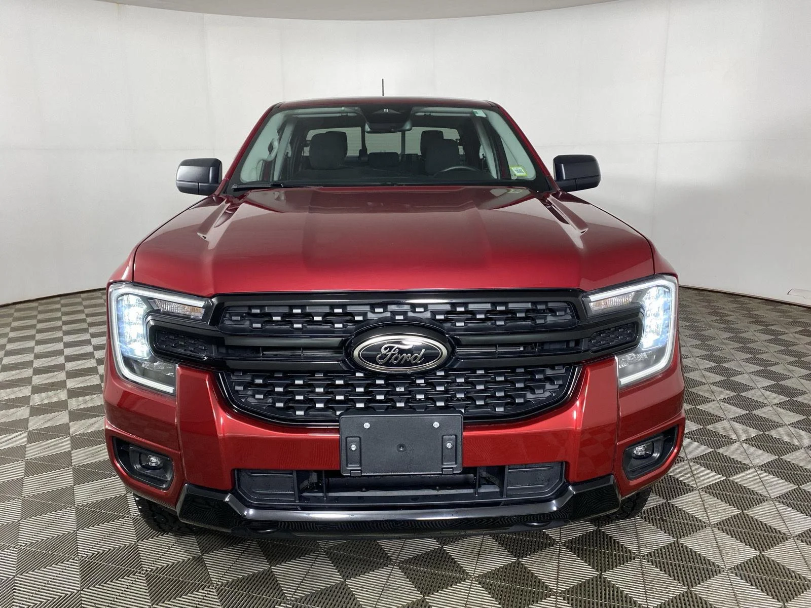 Used 2025 Ruby Red Metallic Tinted Clearcoat Ford XLT image 2