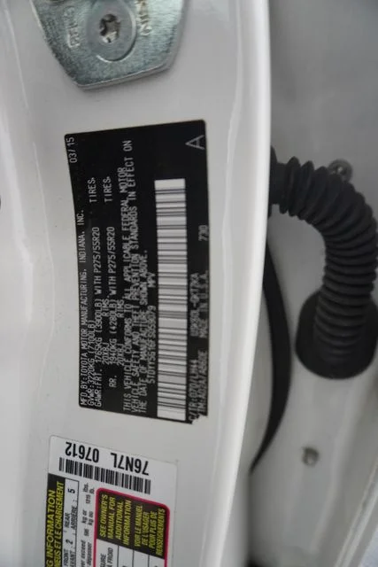 Used 2015 White Toyota Platinum image 22