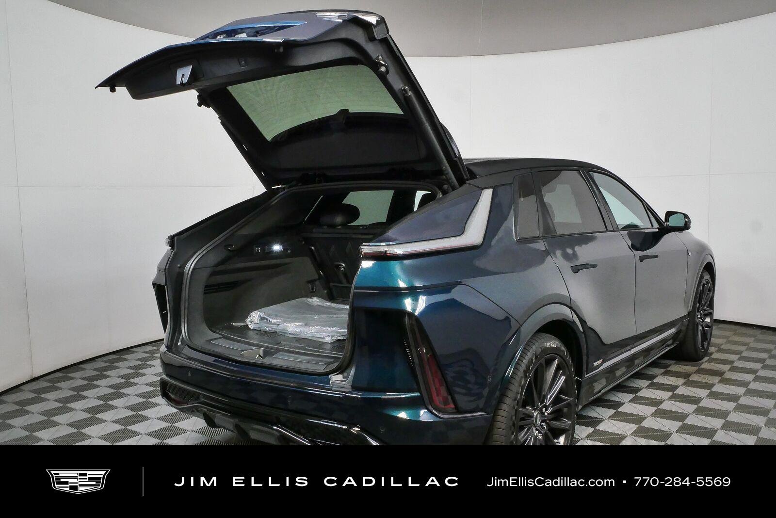 Used 2026 Emerald Lake Metallic Cadillac V-Series image 27
