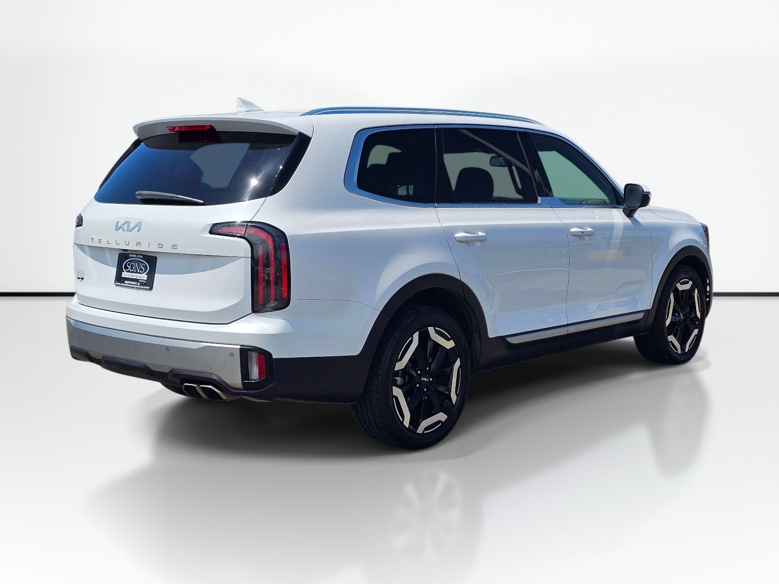 Used 2023 Glacial White Pearl Kia EX image 9
