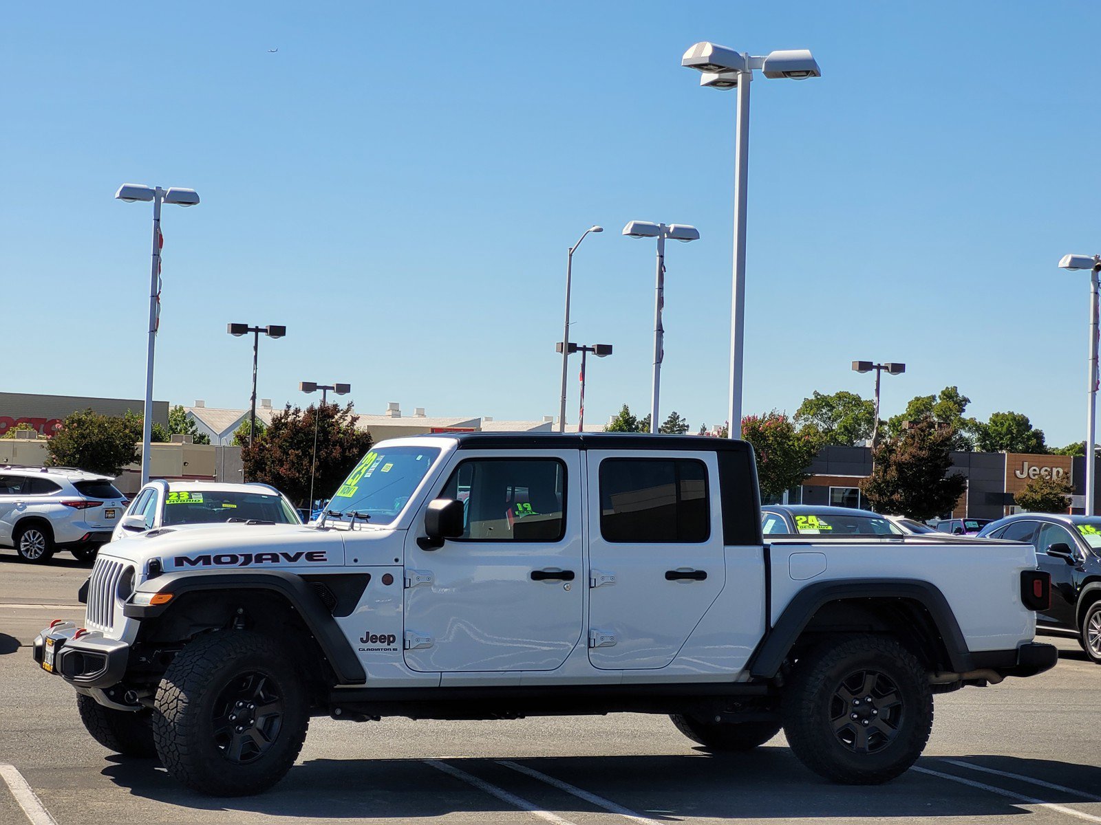 Used 2023 Bright White Clearcoat Jeep Mojave image 7