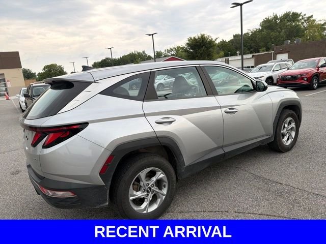 Used 2022 Silver Hyundai SE image 18