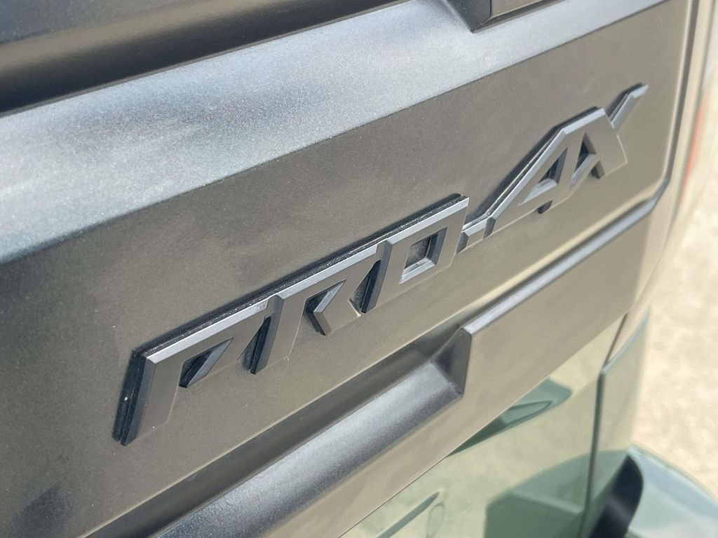 Used 2025 Green Nissan PRO-4X image 9