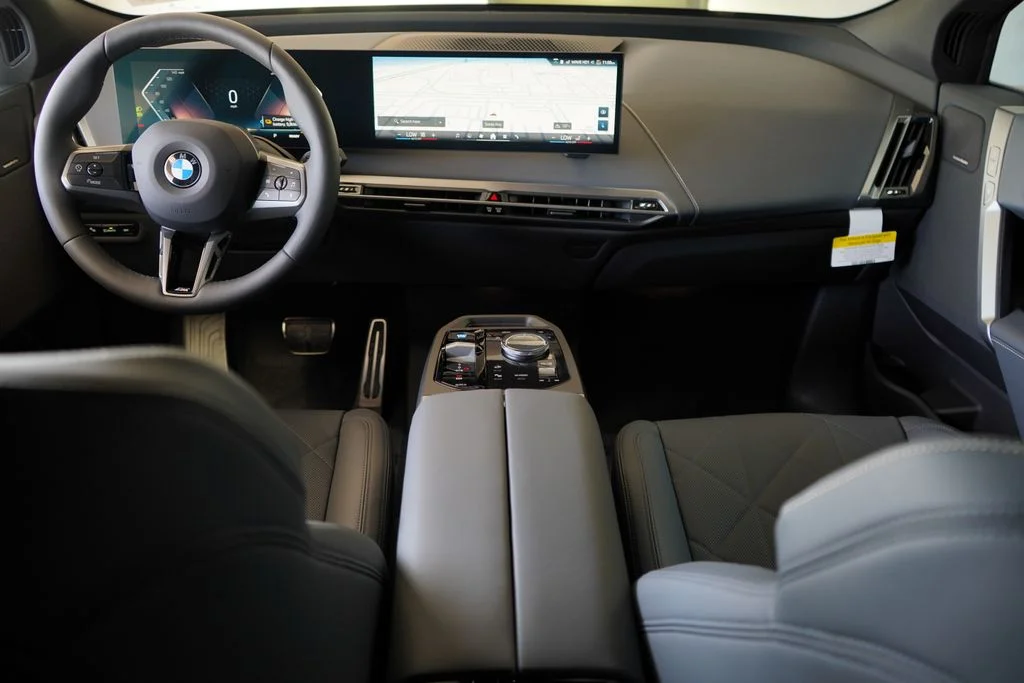 Used 2026 Black BMW xDrive60 image 14