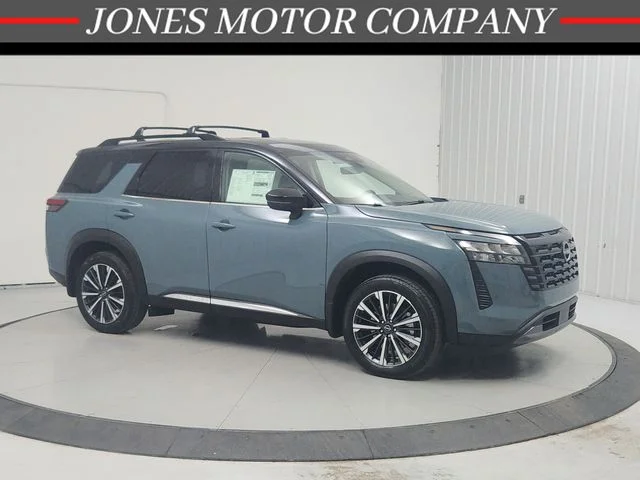 2026 Nissan Pathfinder Platinum 2WD's photo