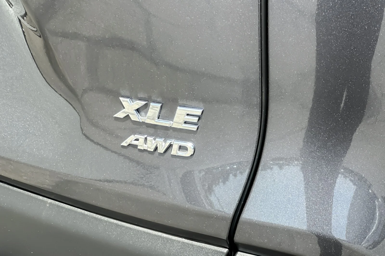 Certified Used 2022 MAGNETIC GRAY Toyota XLE Premium image 26