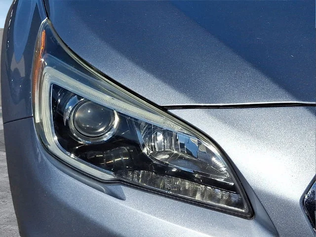 Used 2016 Silver Subaru 2.5i image 9