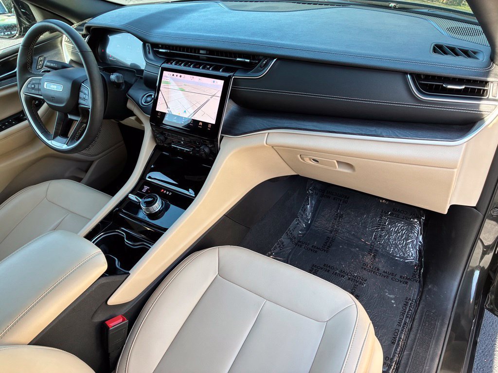 Used 2023 Gray Jeep Limited image 34