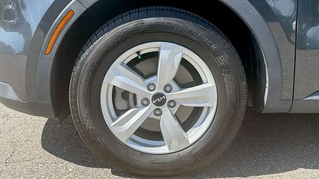 Certified Used 2023 Gray Kia LX image 7