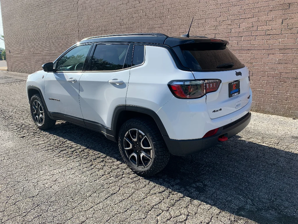 Used 2025 Bright White Clearcoat Jeep Trailhawk image 3