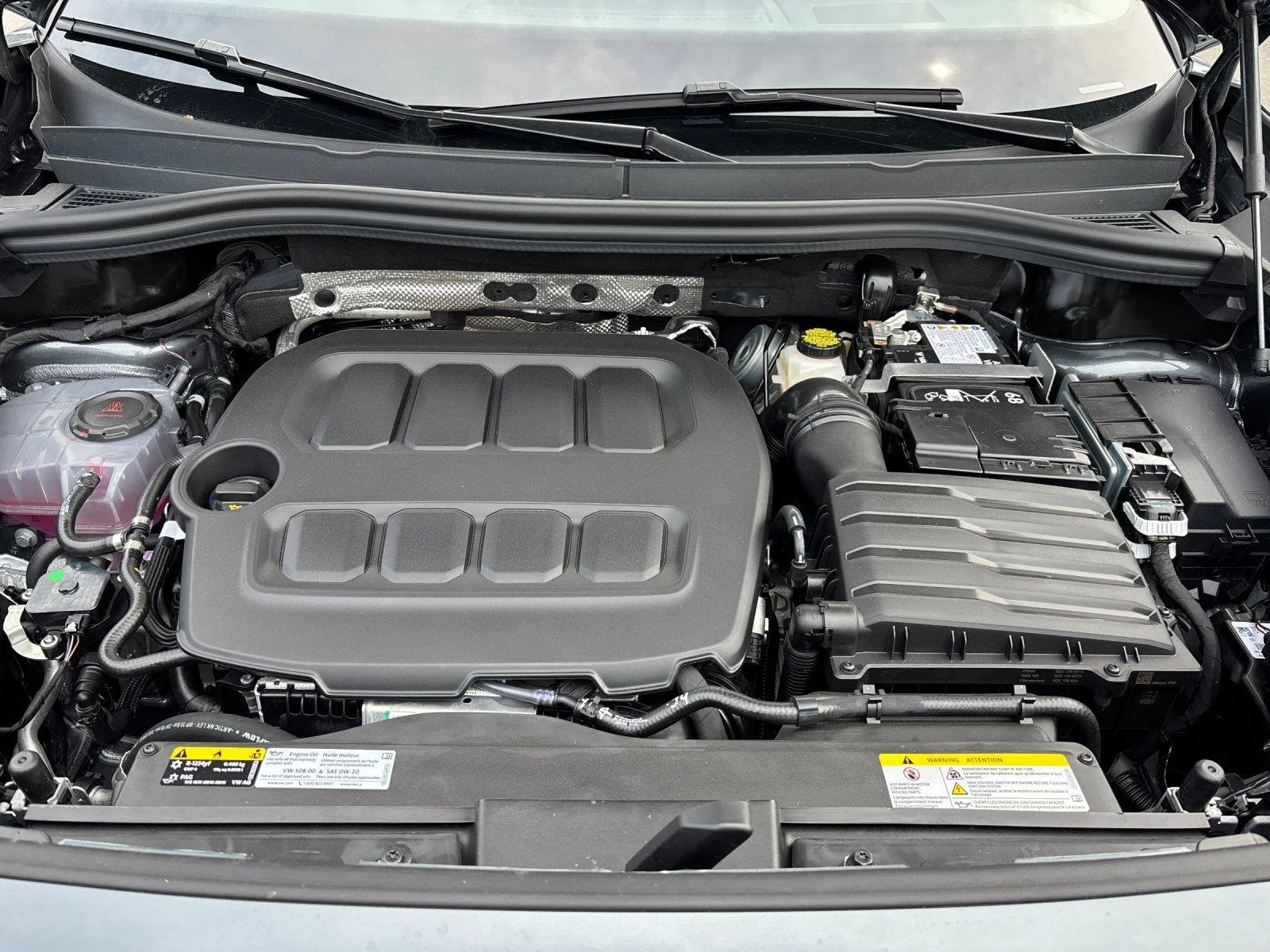 New 2026 Platinum Gray Metallic Volkswagen SE R-Line Black image 9
