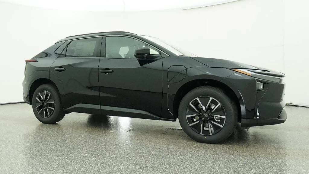 New 2026 Midnight Black Metallic Toyota XLE image 54