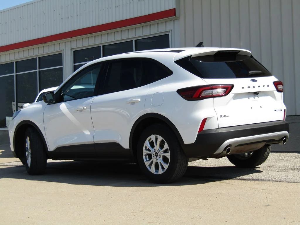 Used 2025 White Ford Active image 10