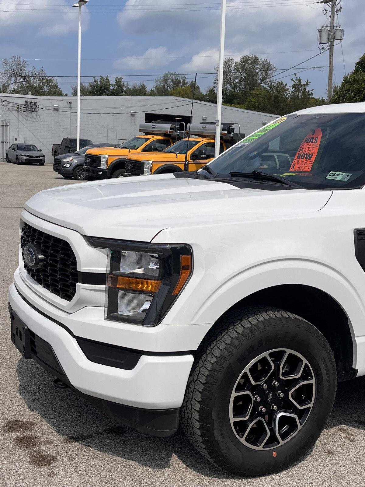 Used 2023 Oxford White Ford XL image 4