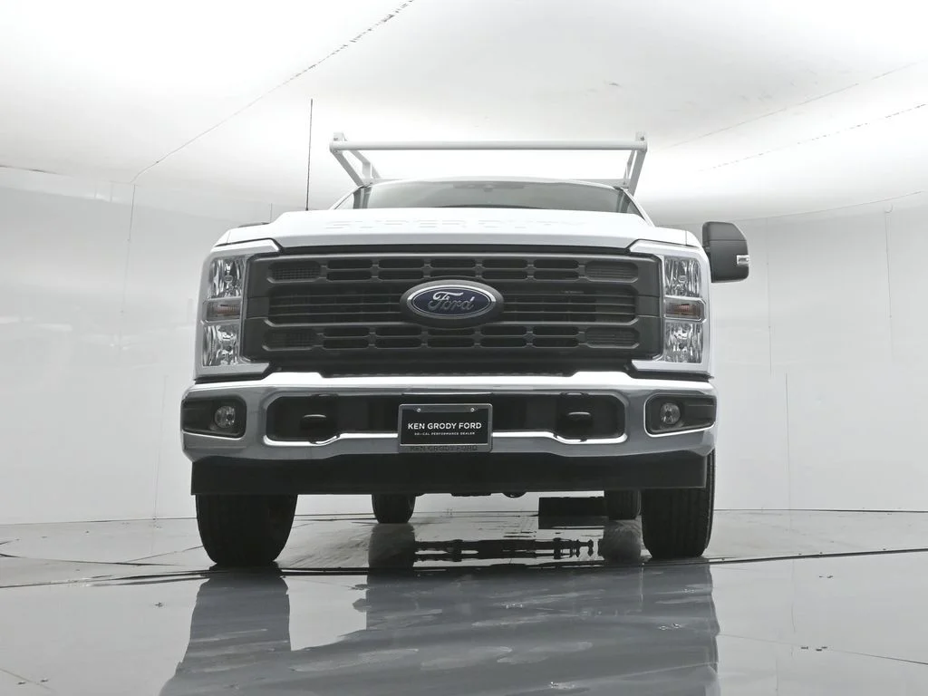 New 2026 Oxford White Ford XL image 50