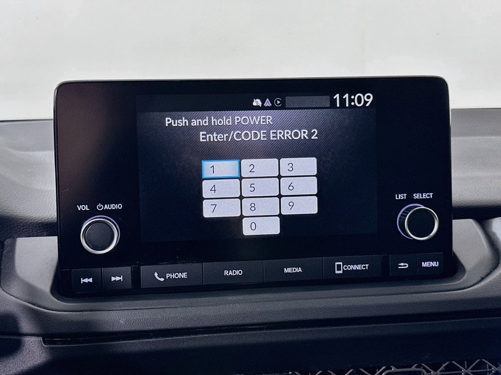 Certified Used 2024 Solar Silver Metallic Honda LX image 13