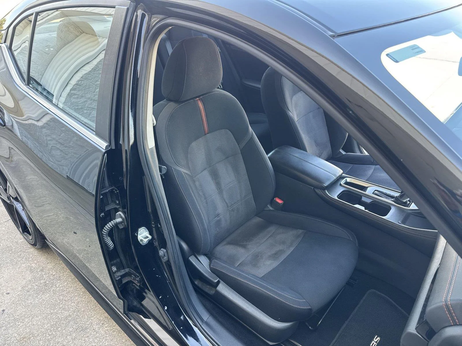 Used 2022 Super Black Nissan SR image 25