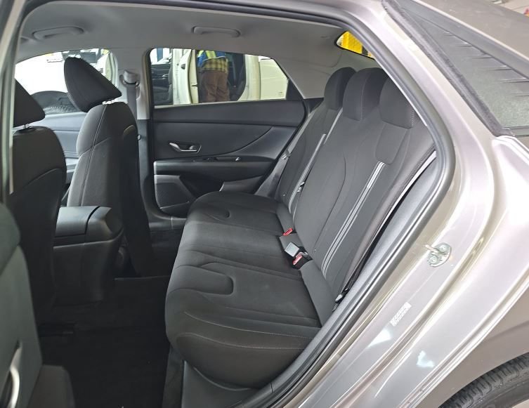 Used 2023 Silver Hyundai SEL image 6