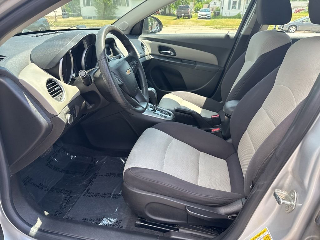 Used 2013 Silver Chevrolet LS image 23
