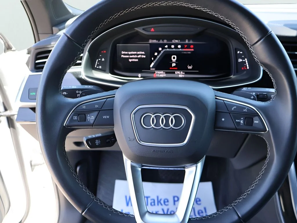Used 2025  Audi 55 Premium Plus image 32