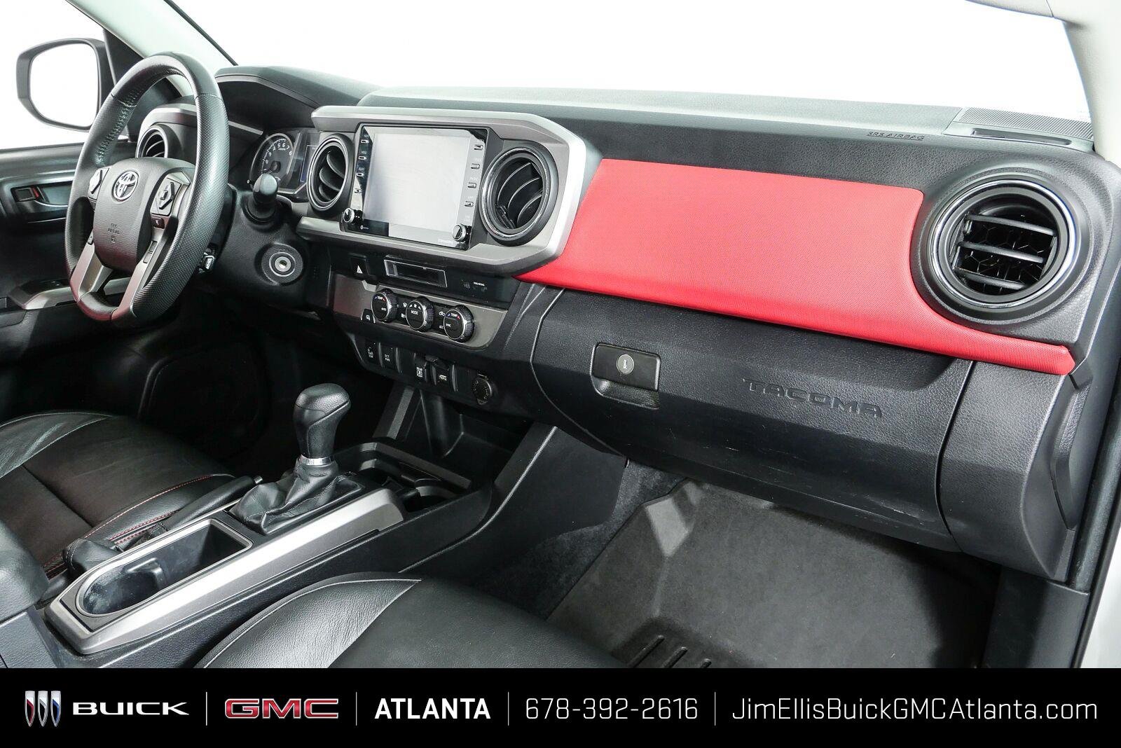 Used 2022 White Toyota SR5 V6 image 22