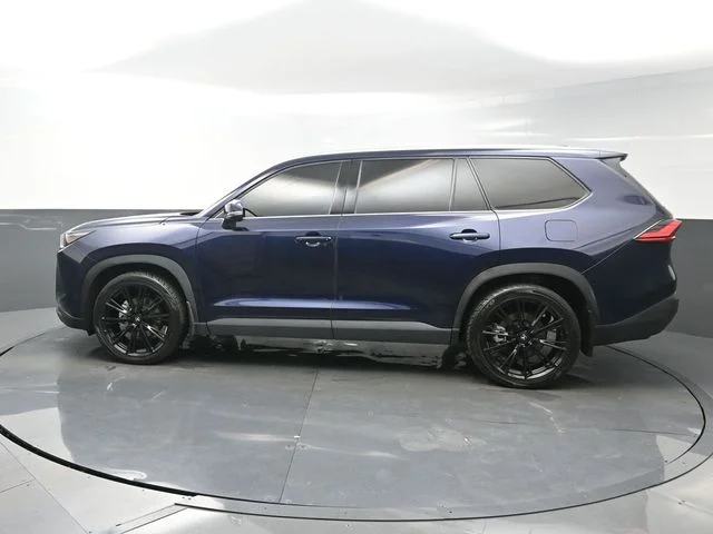 Used 2024  Toyota XLE image 4