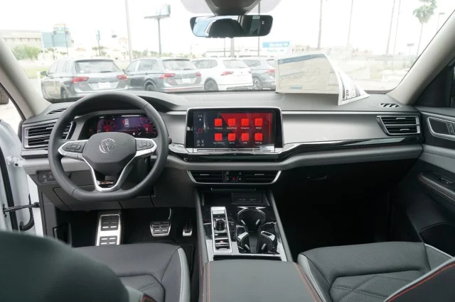 New 2024  Volkswagen 2.0T Peak Edition SEL image 21