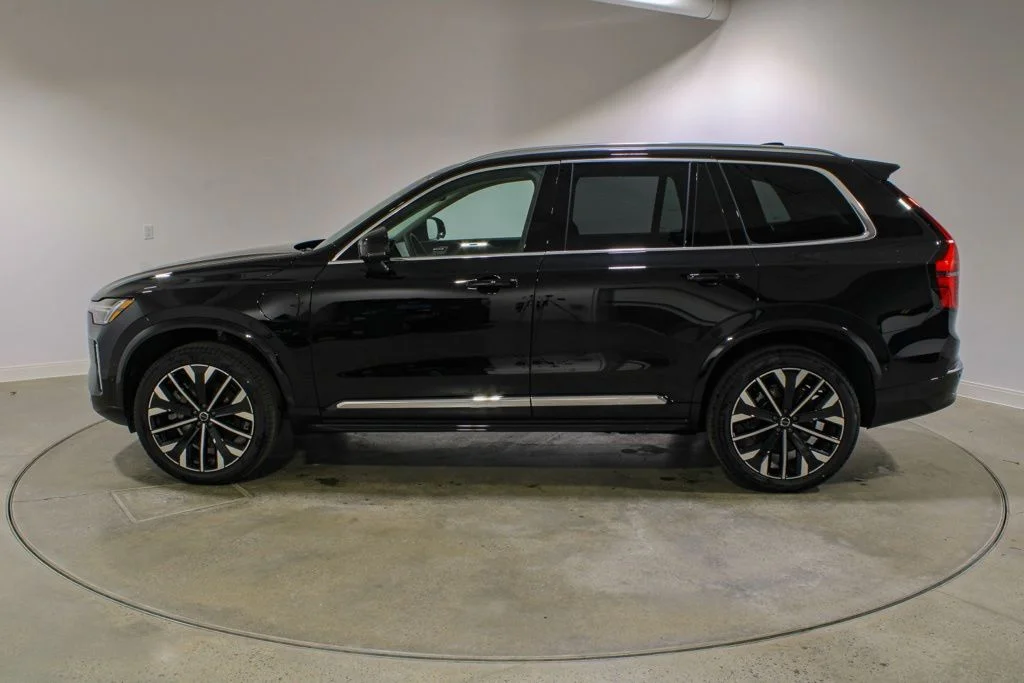 New 2026 Onyx Black Metallic Volvo T8 Ultra image 2