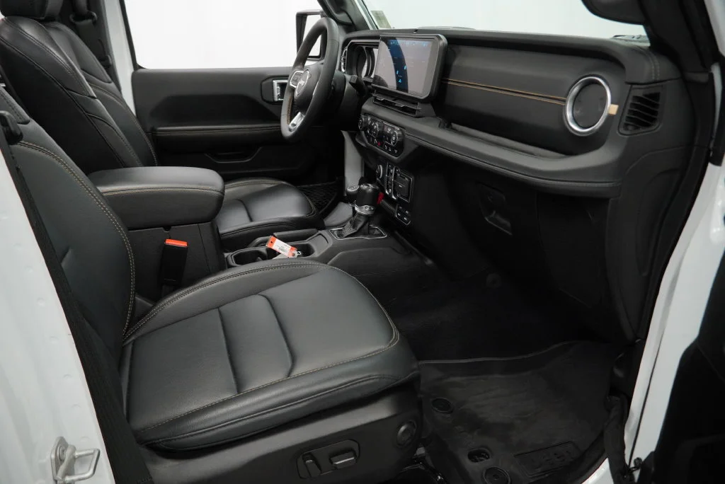 Used 2024 White Jeep Sahara image 46