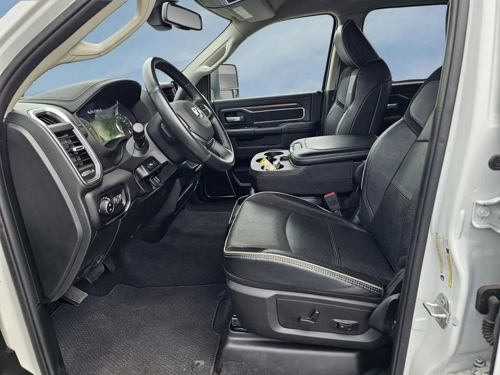 Used 2024  Ram Laramie image 18
