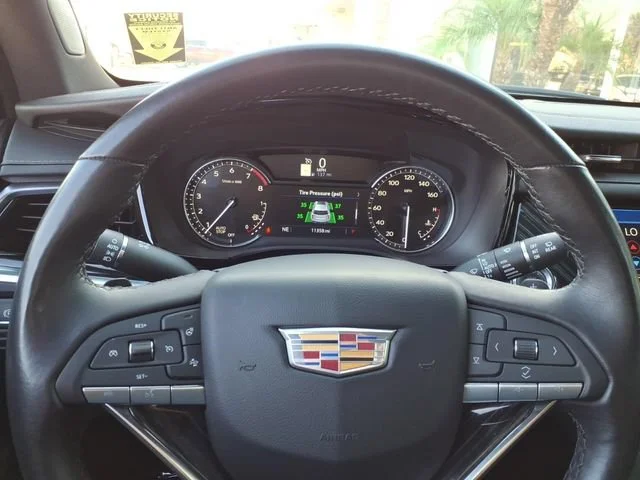 Used 2025 Stellar Black Metallic Cadillac Premium Luxury image 19