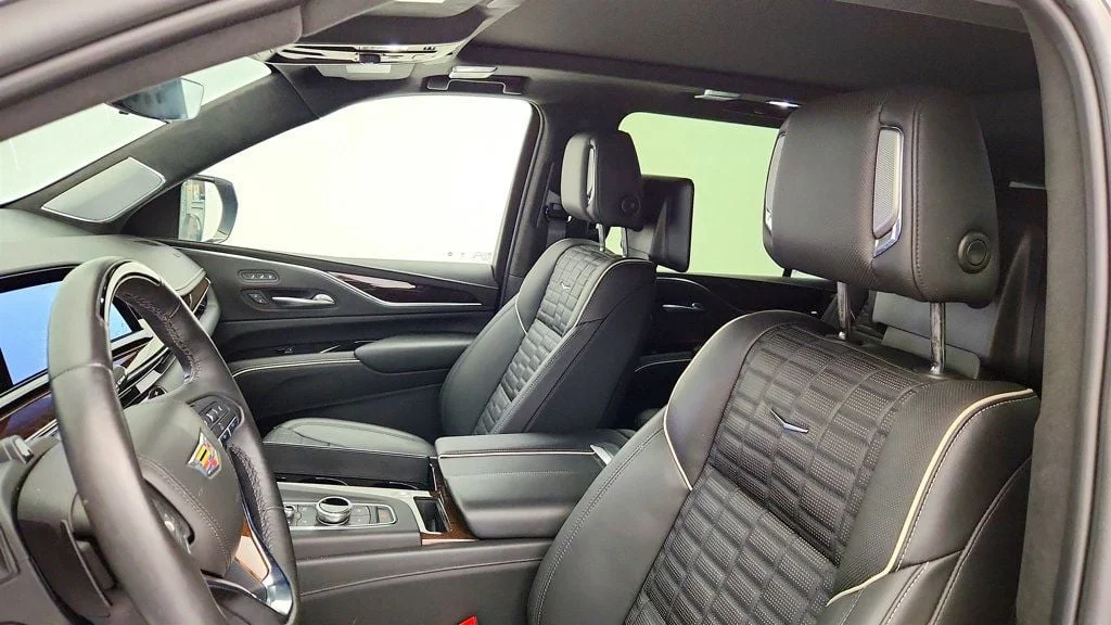 Used 2023 Black Raven Cadillac 4WD 4dr Sport Platinum w/ Super Cruise & Power Assist Steps image 22