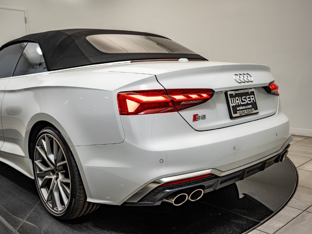 Used 2024 Glacier White Metallic/Black Roof Audi 3.0T Premium Plus image 18