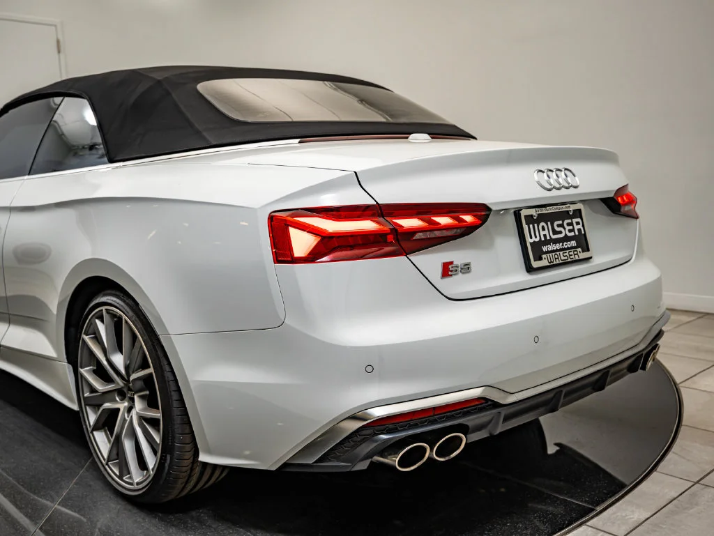 Used 2024 Glacier White Metallic/Black Roof Audi 3.0T Premium Plus image 18