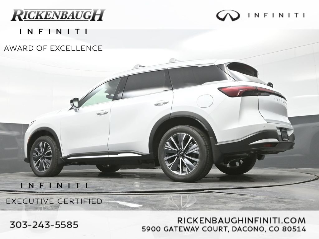 Certified Used 2026 White INFINITI LUXE image 33