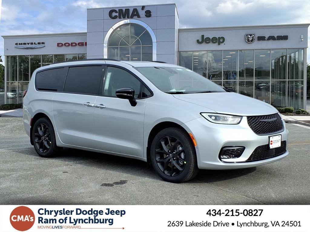 2026 Chrysler Pacifica Limited AWD's photo