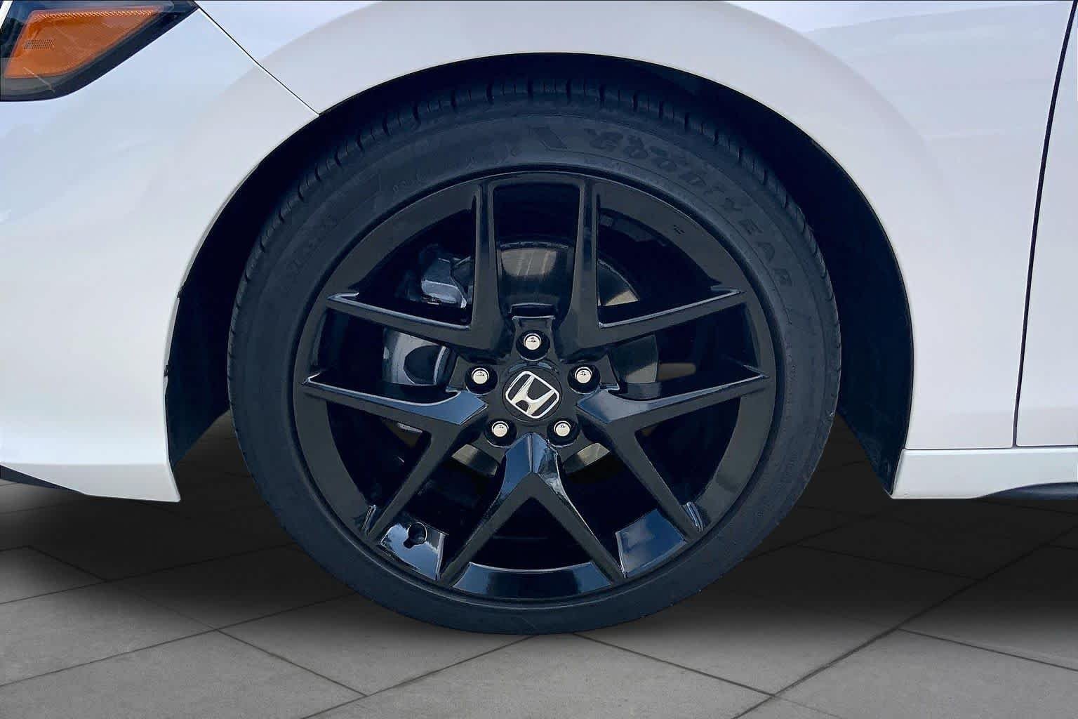 2026 Honda Civic Hatchback Sport - Photo 11