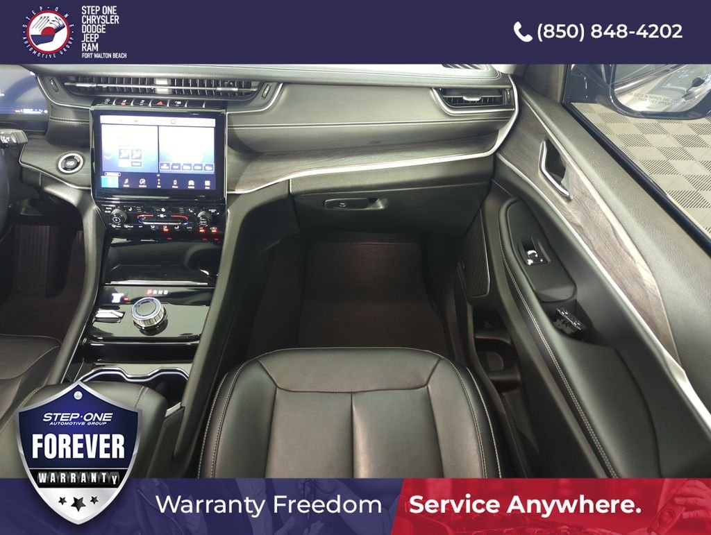 Used 2022 Gray Jeep Limited image 15