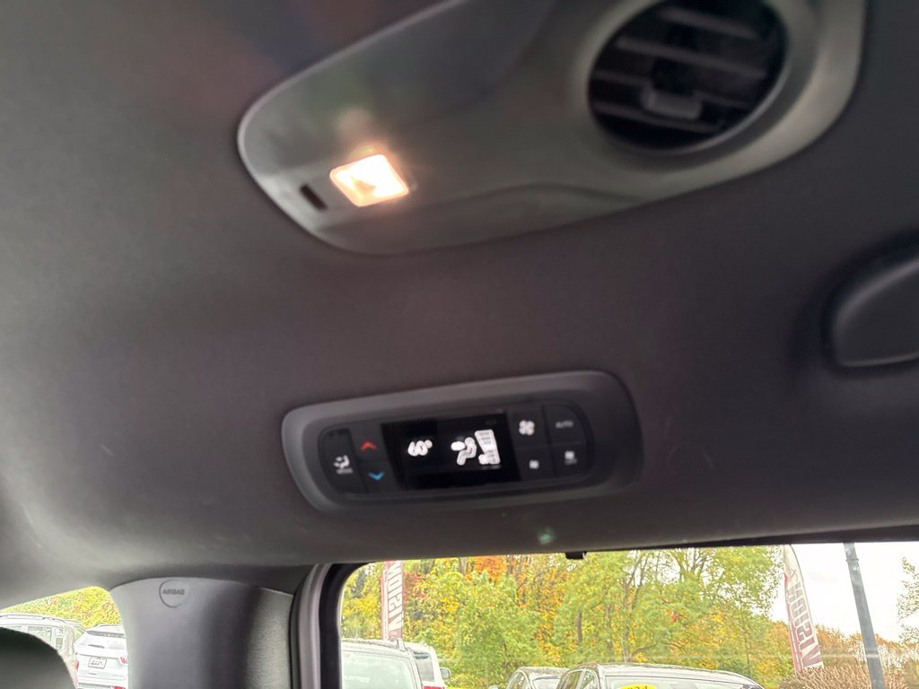 Used 2026 Silver Chrysler Select image 19