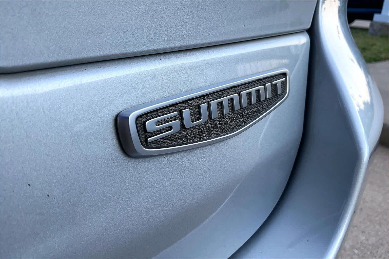 Used 2022 Silver Zynith Jeep Summit Reserve image 10